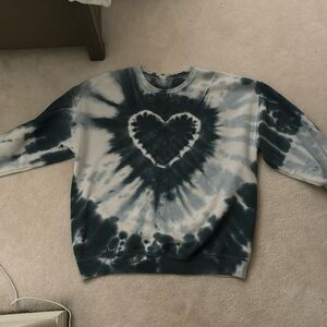 urban outfitters heart crewneck